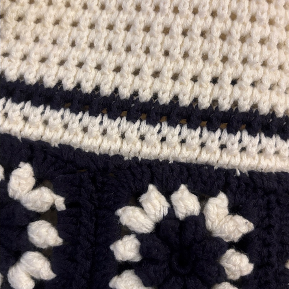 NWT Women’s Sweater. 1X. Gorgeous - Picture 3 of 3